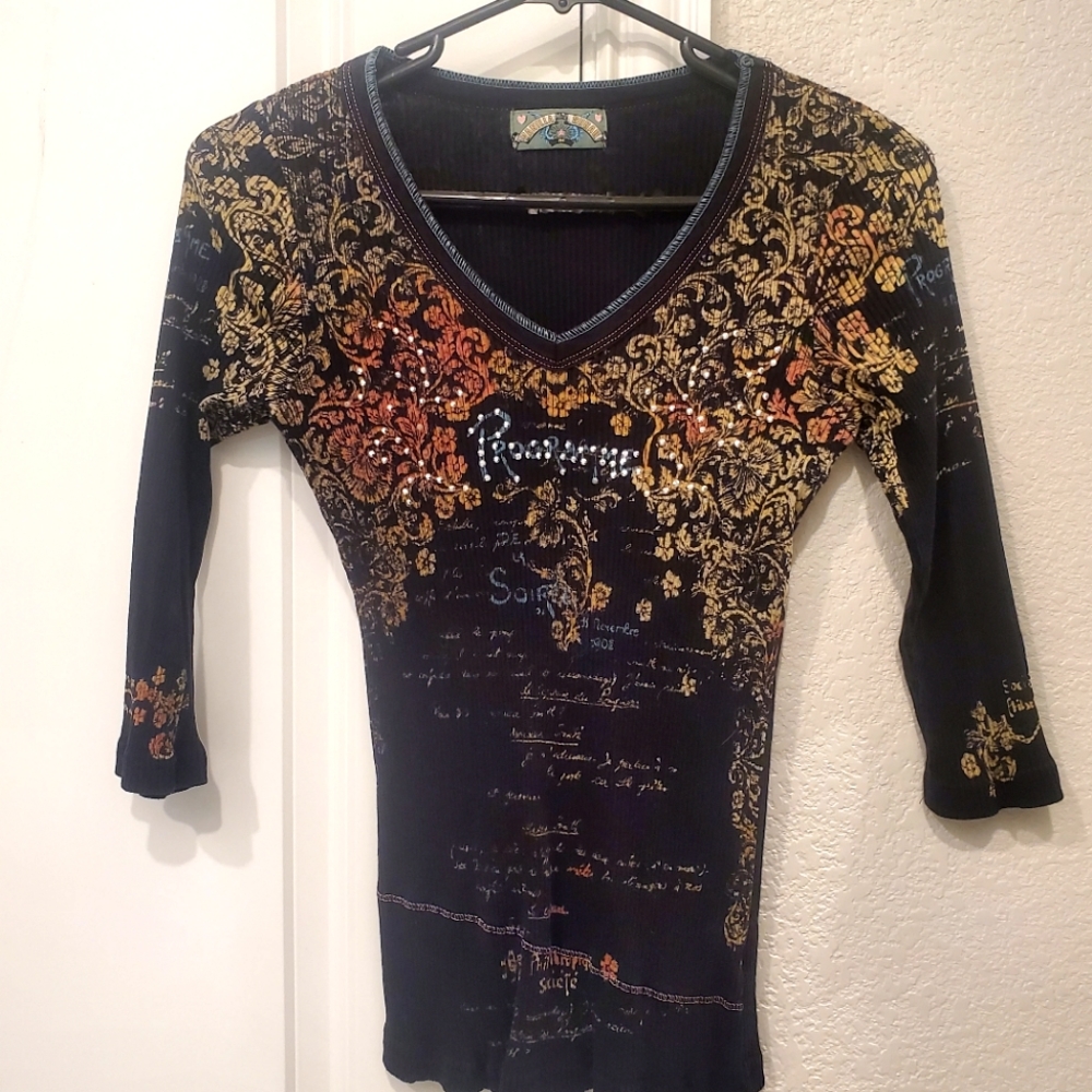 Vanilla Sugar 3/4 length sleeve Tshirt Size Medium